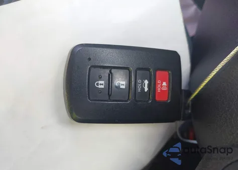 2017 Toyota Avalon Limited z USA, uszkodzony, nr VIN 4T1BK1EB4HU244639